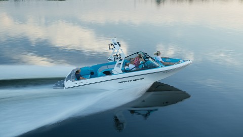 NAUTIQUE 200造浪艇