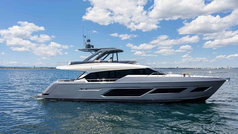  Ferretti Yachts 720飞桥游艇