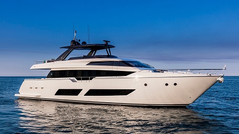 Ferretti Yachts 850飞桥游艇