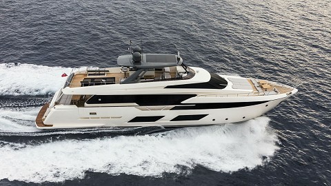 Ferretti Yachts 920飞桥游艇