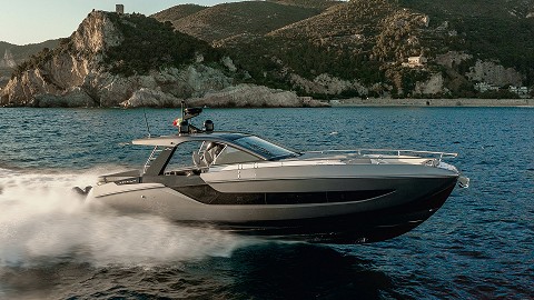 Azimut Verve 47运动游艇