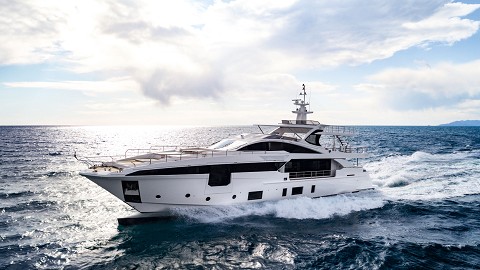 Azimut Grande 35 METRI超级游艇