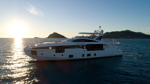 Azimut Grande 32 METRI超级游艇