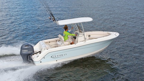 Robalo R222钓鱼艇