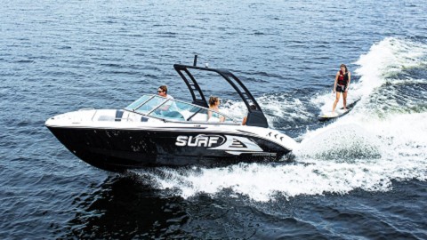 Chaparral 21 SURF造浪艇