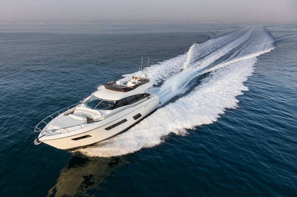 Ferretti Yachts 550